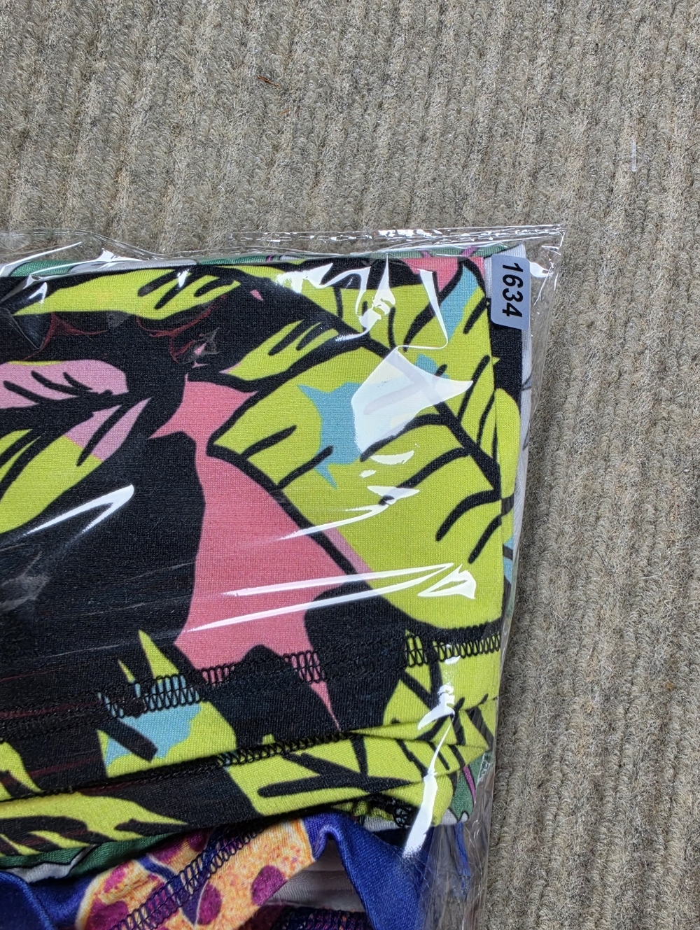 FLEO Lot Of 4 Bold Wild Spandex Workout Booty Shorts Cross Fit Sz Med - Picture 12 of 12
